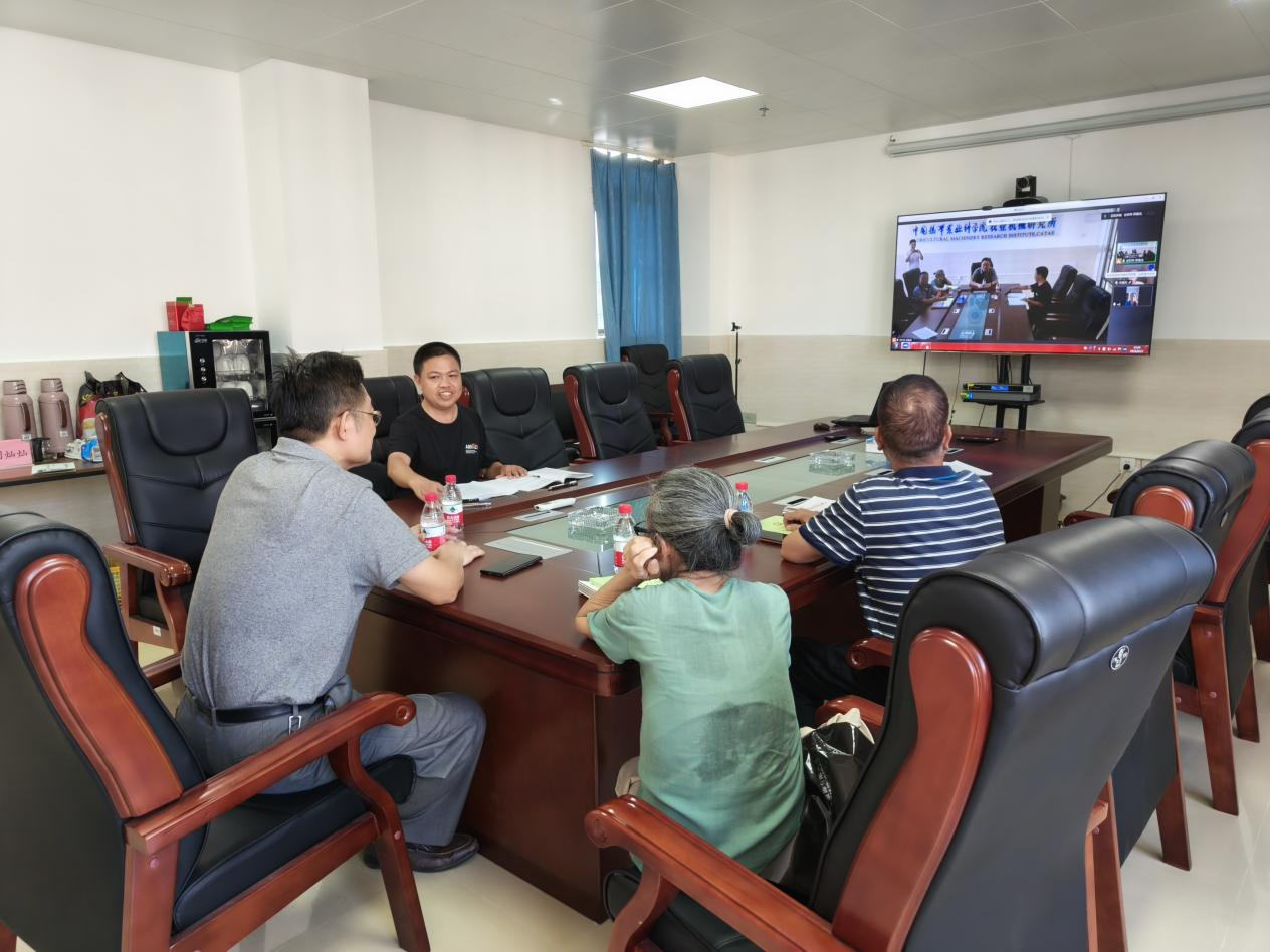 离退休支部组织生活会2.png